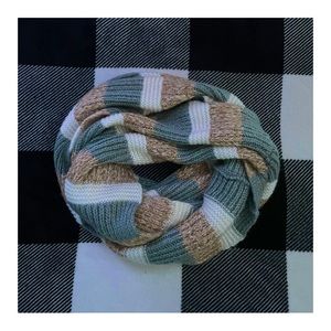 Striped scarf 🧣white/gray/gold
